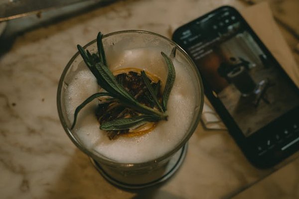 Quel est le secret pour une mousse au citron légère et acidulée ?